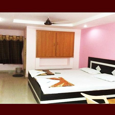Hotel Upendra Residency Kadapa Luaran gambar